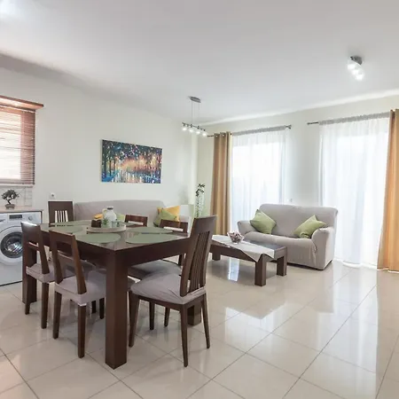 Rhodes Views דירה *