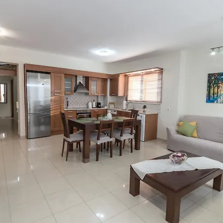 Rhodes Views דירה