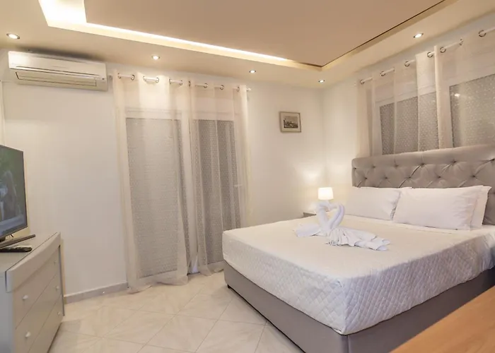 Rhodes Views * Rhodes City