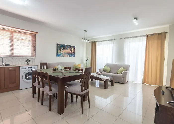 Rhodes Views Apartman *