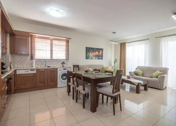 Rhodes Views * Rhodes City